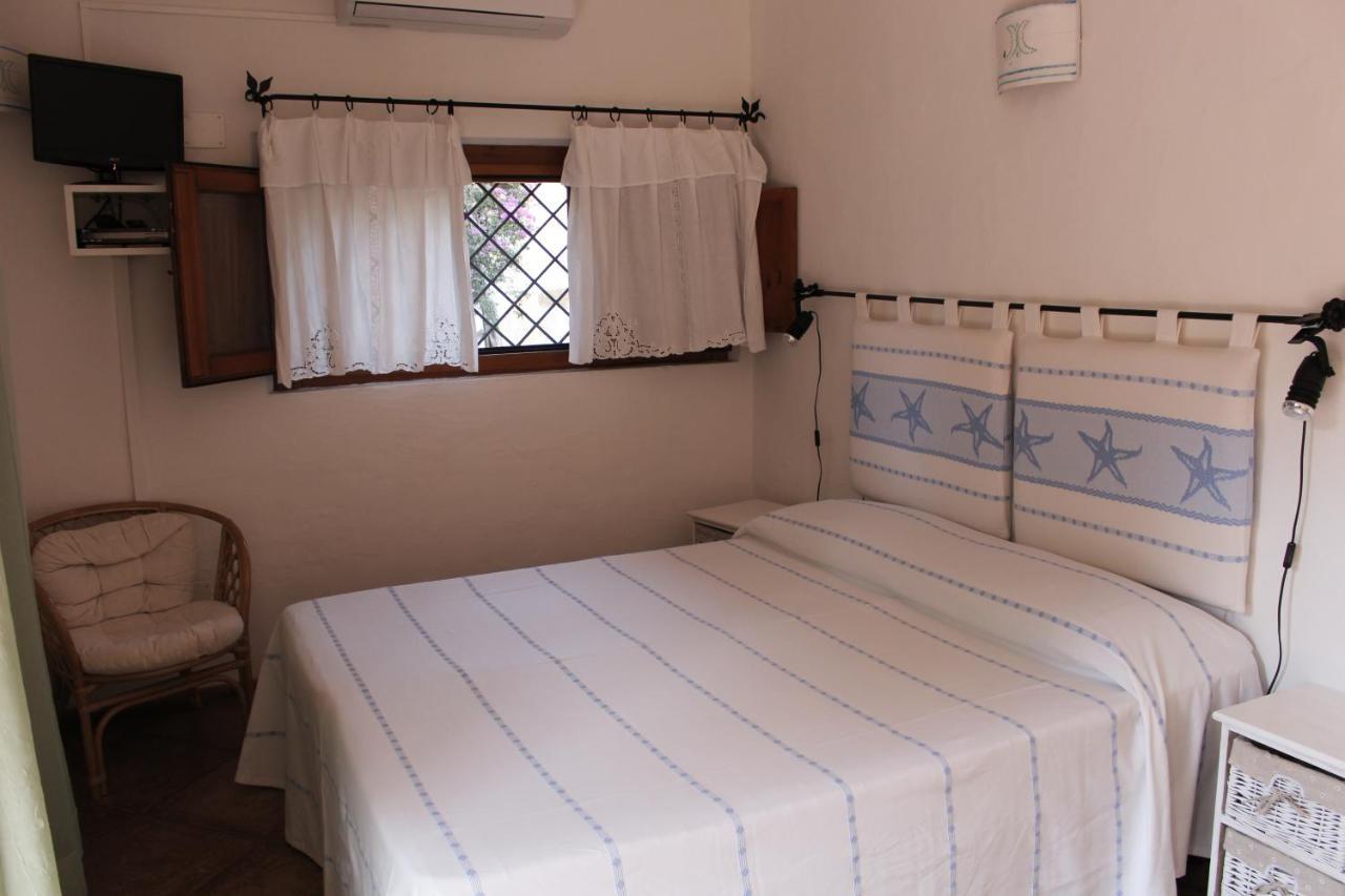 B&B Le Corti Di Aloa San Pantaleo Luaran gambar