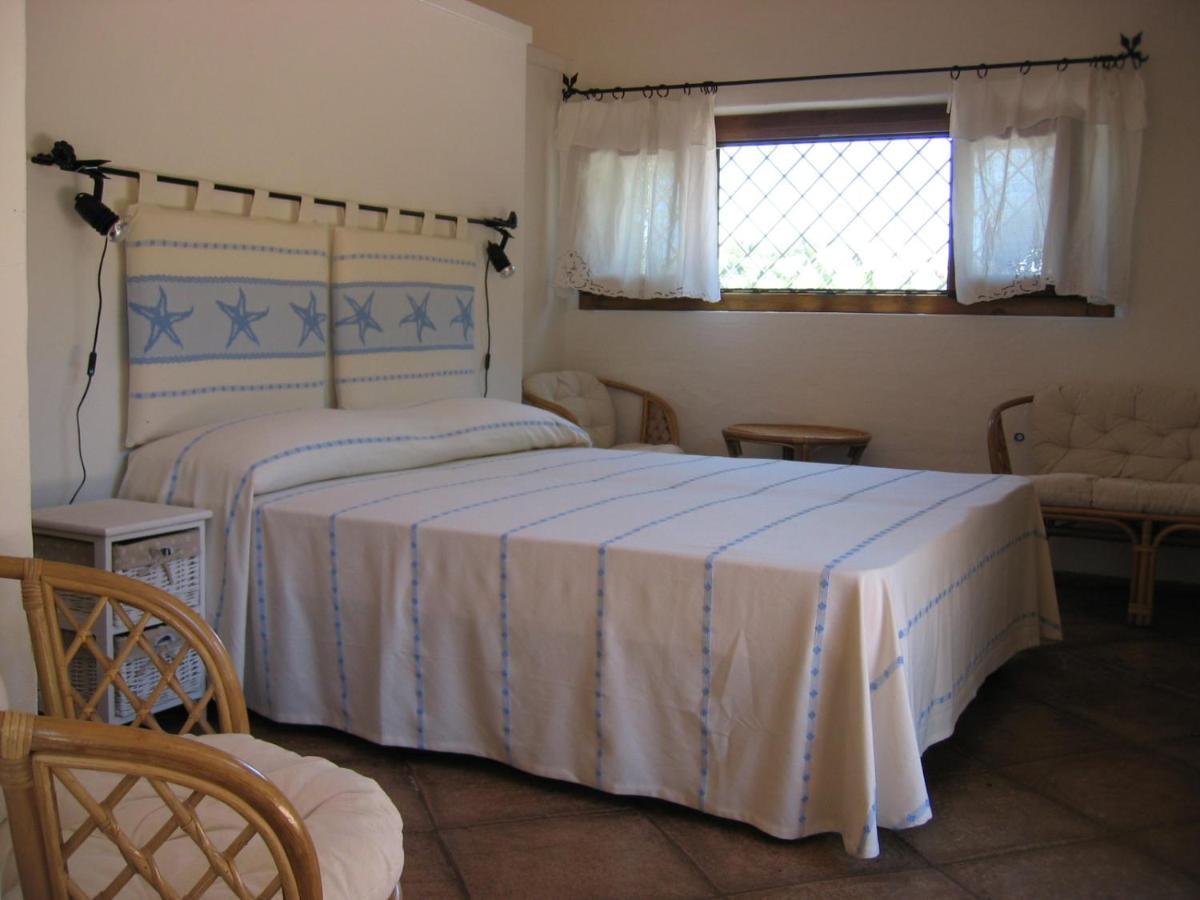 B&B Le Corti Di Aloa San Pantaleo Luaran gambar