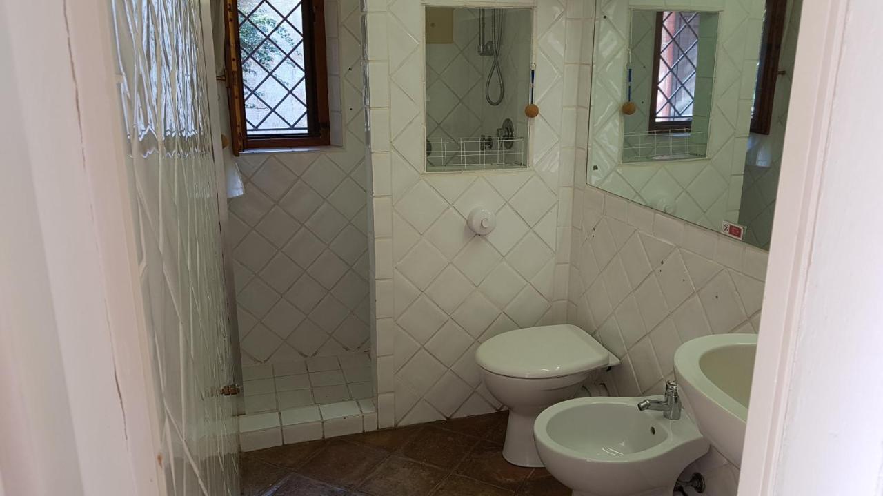 B&B Le Corti Di Aloa San Pantaleo Luaran gambar