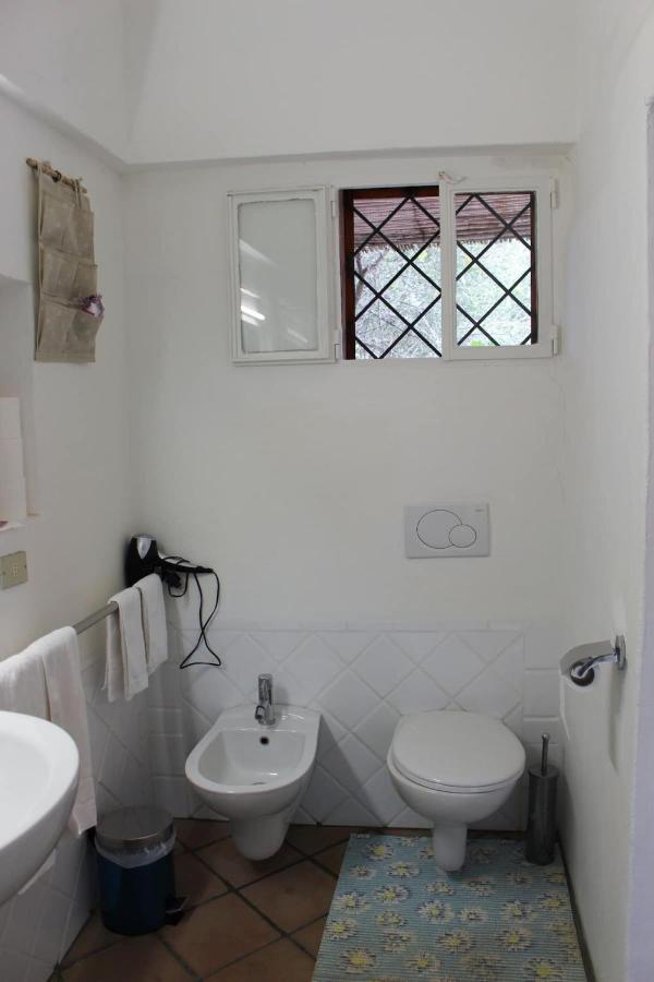 B&B Le Corti Di Aloa San Pantaleo Luaran gambar